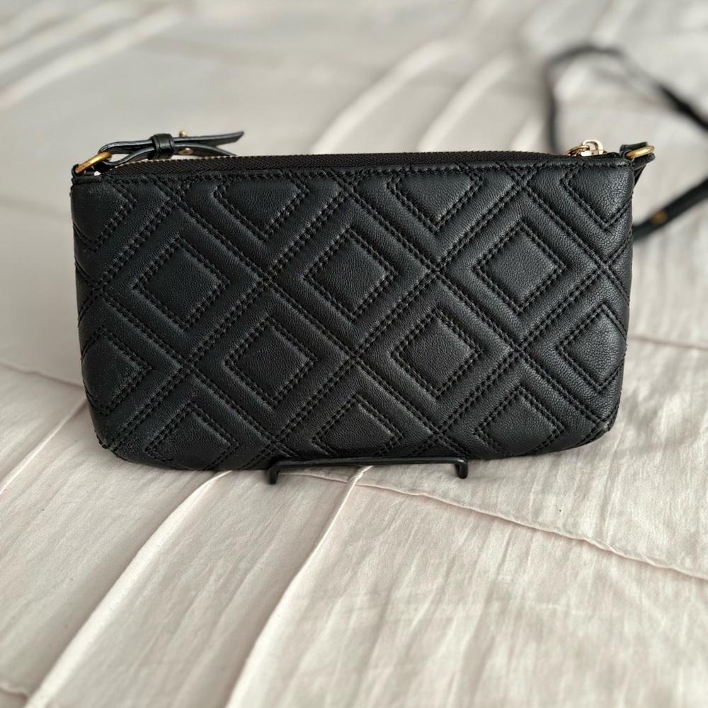 Tory Burch Kira Chevron Slim Crossbody Bag – Black Quilted Leather - Picture 4 of 10
